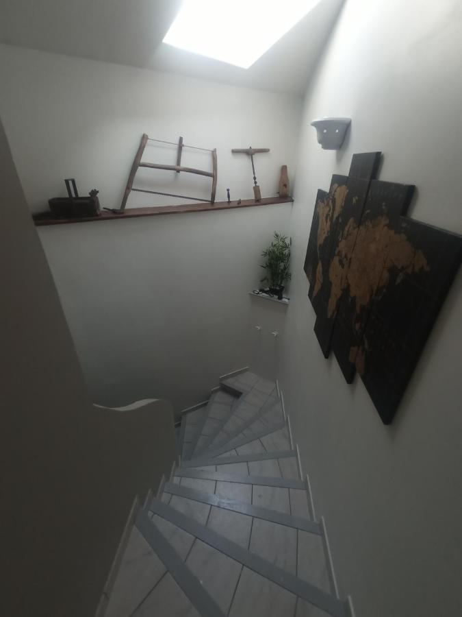 La Maison Sous Le Chateau Tallard Exterior photo